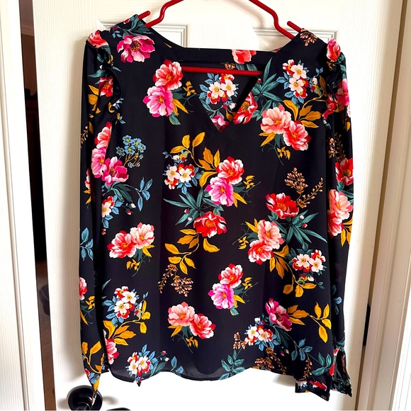 Loft Top - Picture 3 of 3